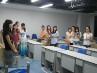 将党员服务延伸到校外实训中——09级学生党员在无锡实训基地开展组织生活