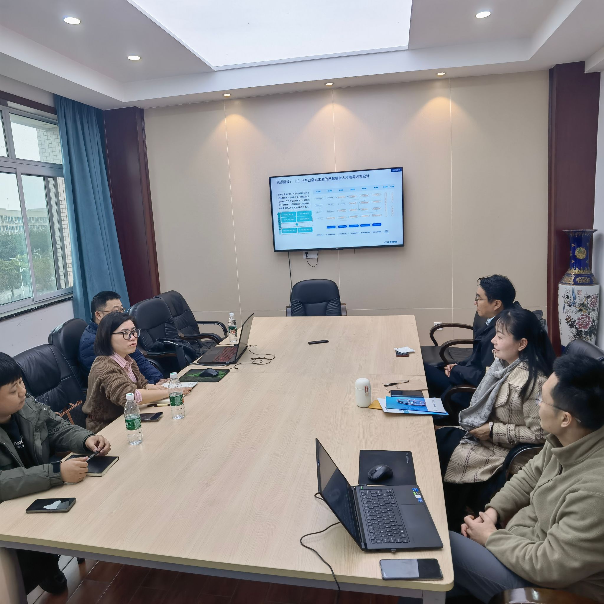 学院与青软集团研讨产学合作，共建课程